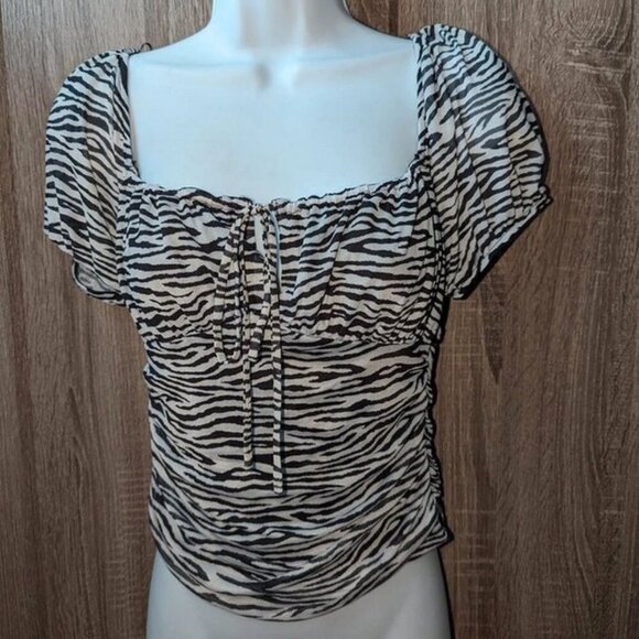 *3 FOR $9* Elodie Zebra Print Animal Puff Short Sleeve Ruched Sides Blouse Shirt - Picture 1 of 2